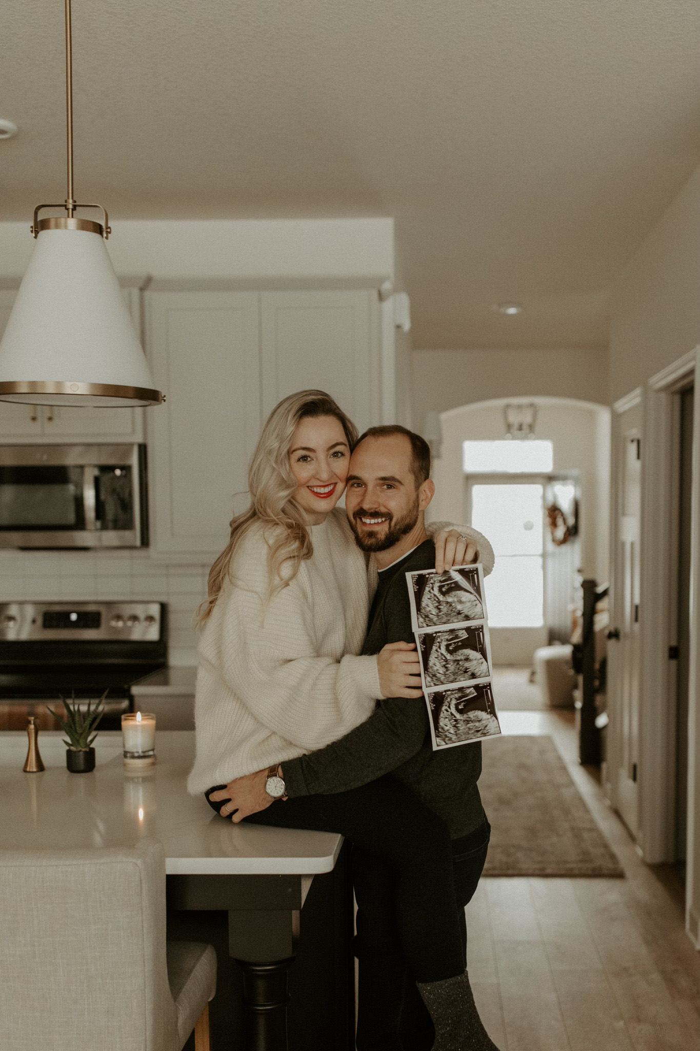 Kelly Zugay - Minnesota Lifestyle, Decor, and Travel Blog - Pregnancy Maternity Photo Inspiration Baby Announcement Ideas - Photo